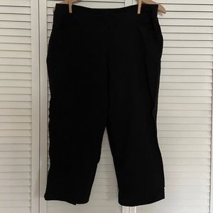 Time and tru black capri length pants - size L